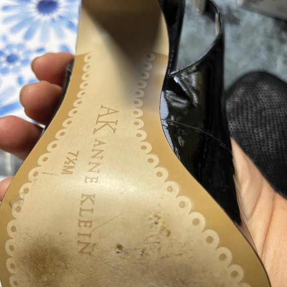 like new size 8 anne klein heels with matching bag - Picture 6 of 6